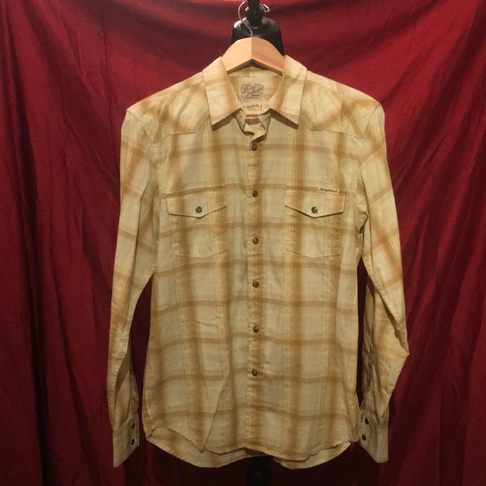 Lucky Brand Men’s Button Down Casual Shirt.